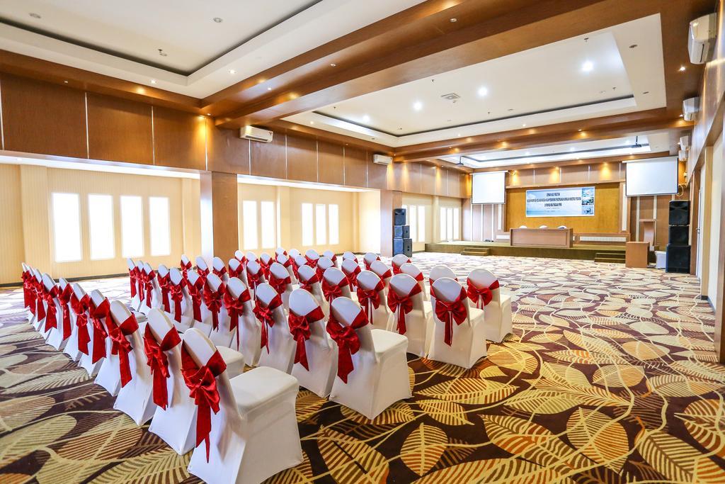 Sylvia Hotel Premier Kupang Kupang  Exterior foto