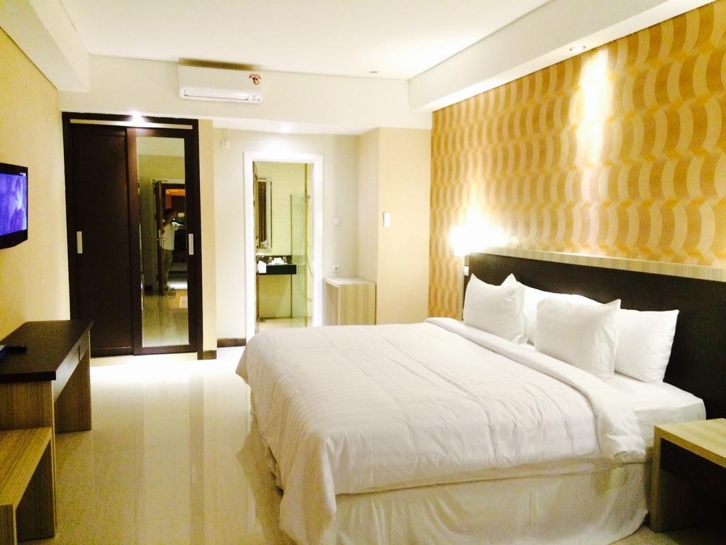 Sylvia Hotel Premier Kupang Kupang  Habitación foto
